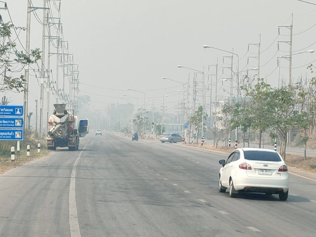 สถานการณ์หมอกควันและฝุ่นละอองพื้นที่ชายแดน จ.ตาก ยังวิกฤตระดับ สีแดง.เริ่มใช้มาตรการห้ามเผาเด็ดขาดเริ่มวันนี้วันแรก !! - ทอล์คนิวส์ ออนไลน์